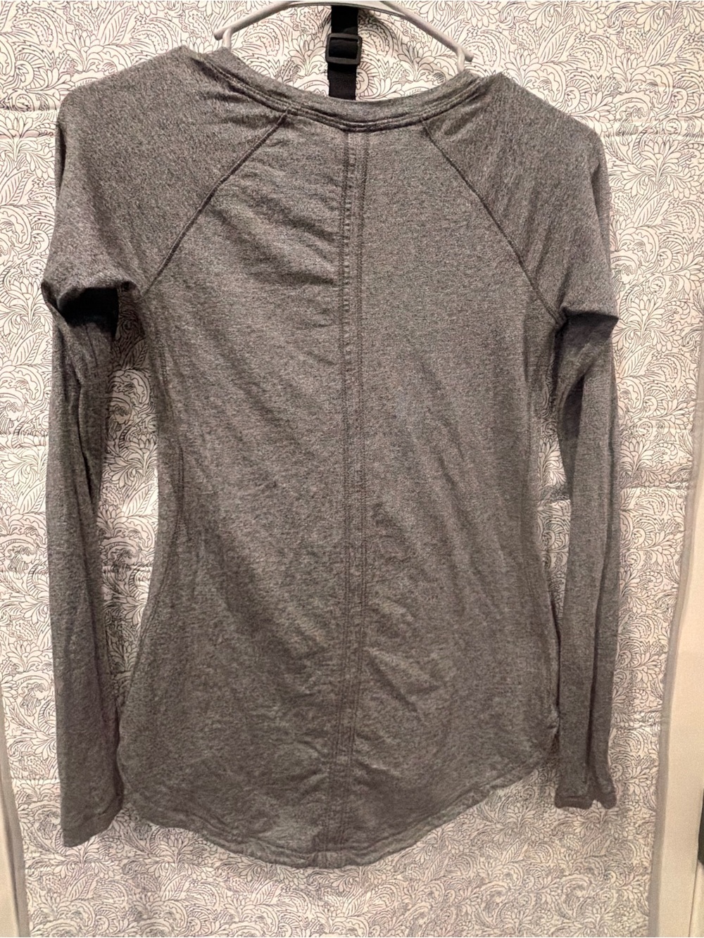 CALIA by Carrie Underwood Heather Gray Long Sleeve Scoop Neck Top